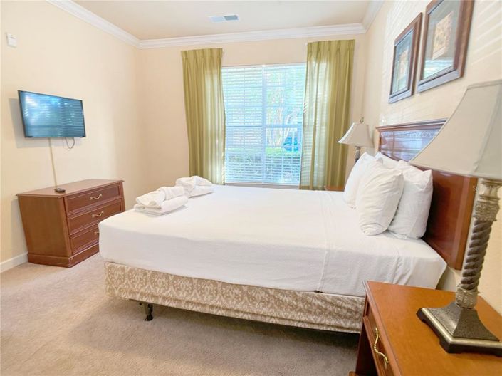 Image No.10-2 Bed Property for sale