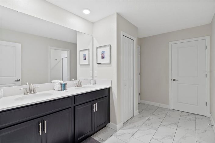 Image No.29-10 Bed Property for sale