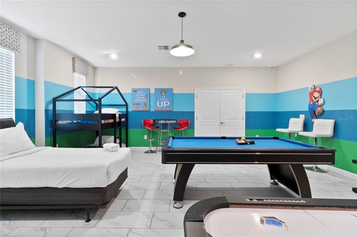 Image No.8-10 Bed House for sale