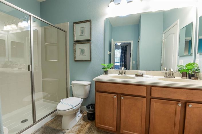 Image No.16-7 Bed Property for sale