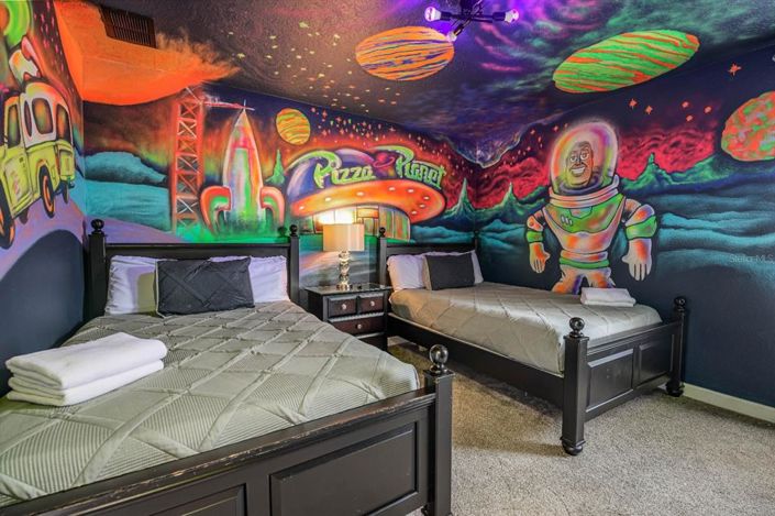 Image No.4-7 Bed Property for sale