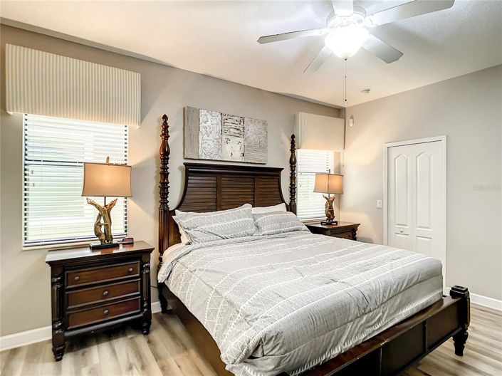 Image No.19-8 Bed Property for sale