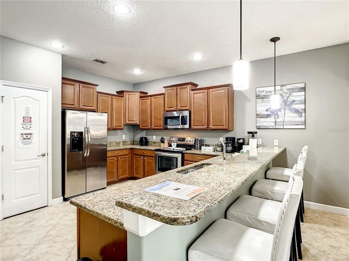 Image No.8-8 Bed Property for sale