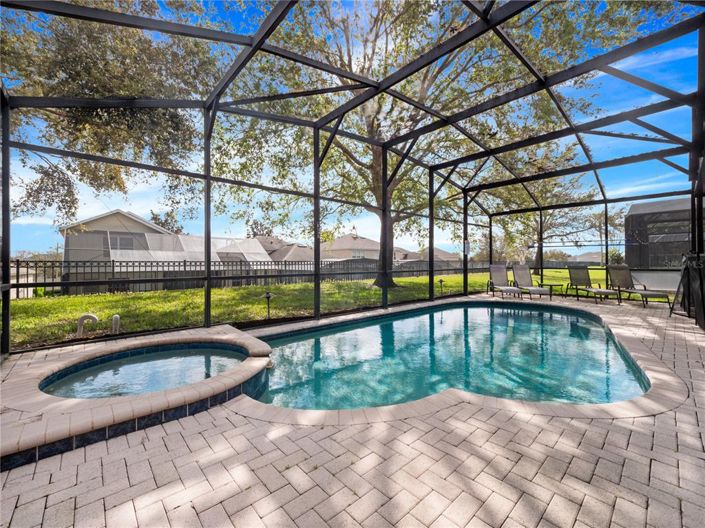 Image No.31-5 Bed House for sale