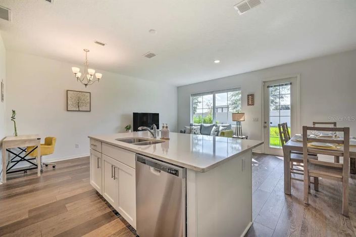 Image No.3-4 Bed Townhouse for sale