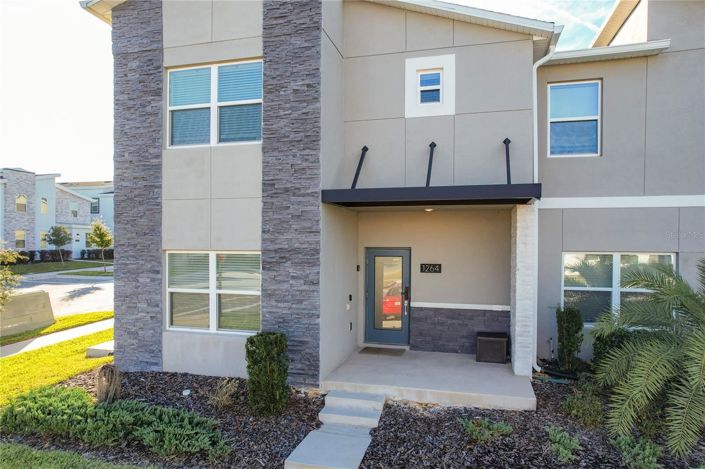 Image No.1-5 Bed Townhouse for sale
