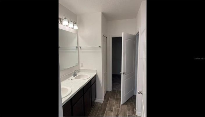 Image No.15-5 Bed House for sale