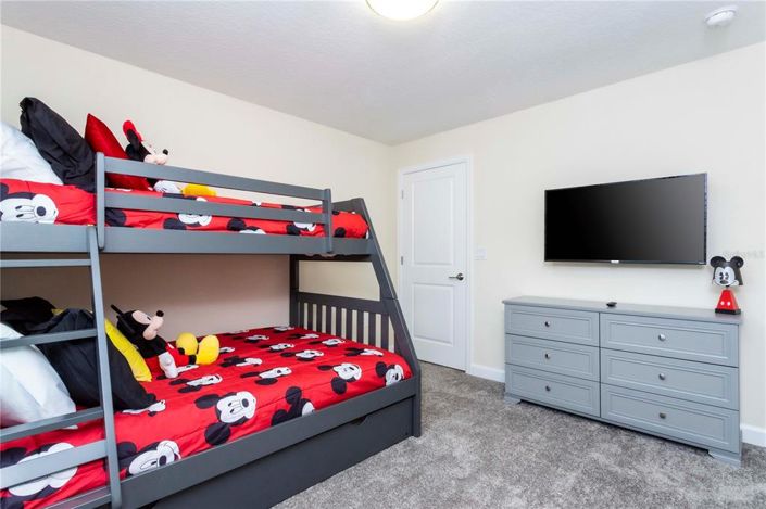 Image No.50-5 Bed Townhouse for sale