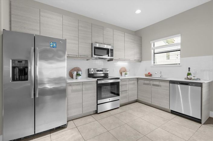 Image No.11-3 Bed House for sale