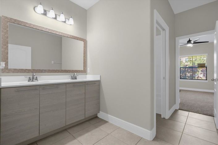 Image No.21-3 Bed House for sale