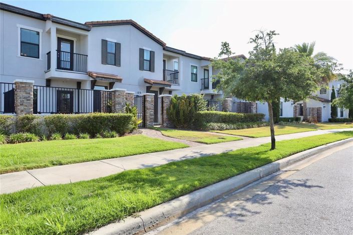 Image No.6-2 Bed Townhouse for sale