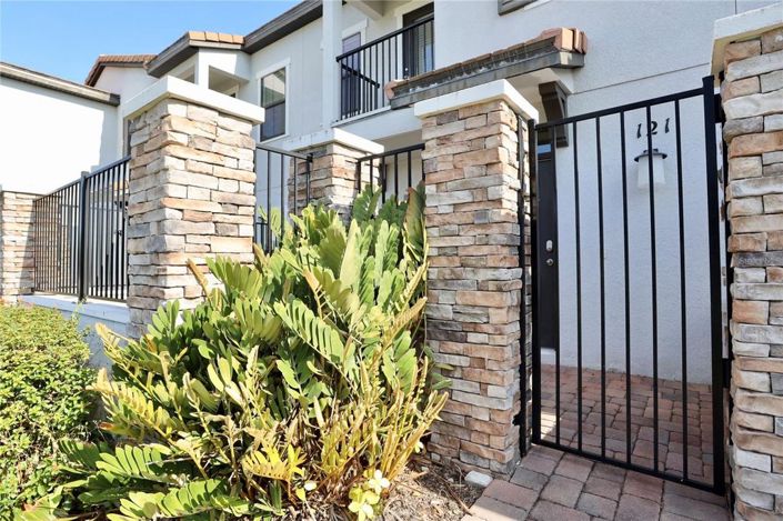 Image No.9-2 Bed Townhouse for sale