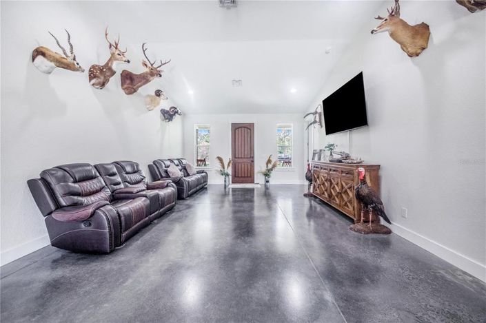 Image No.10-3 Bed House for sale