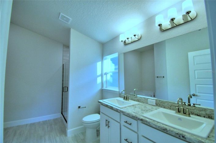 Image No.21-4 Bed House for sale