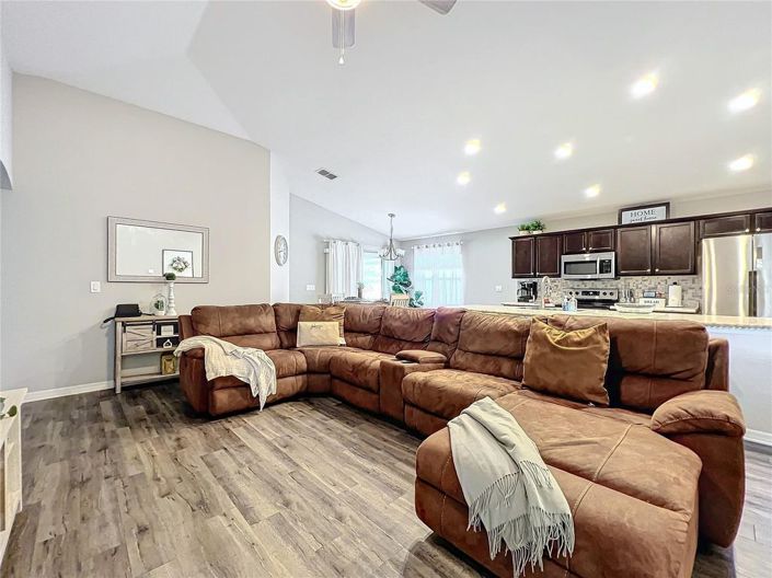 Image No.9-3 Bed House for sale