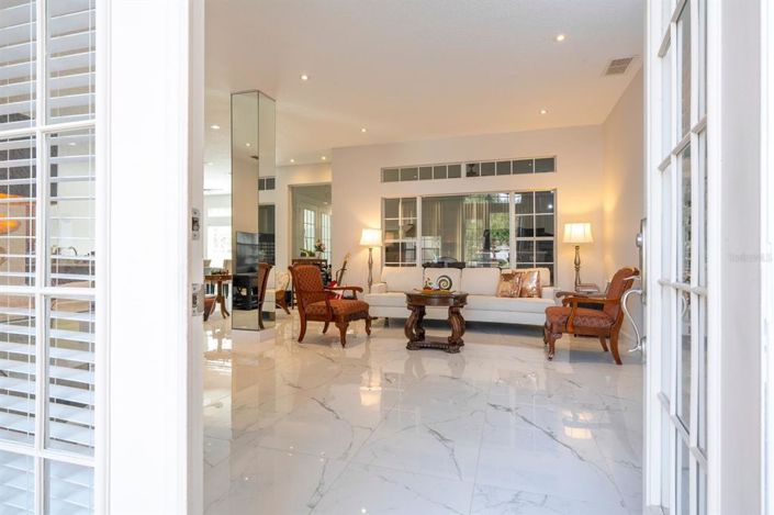 Image No.12-4 Bed House for sale