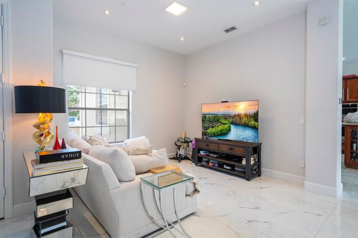 Image No.14-4 Bed House for sale