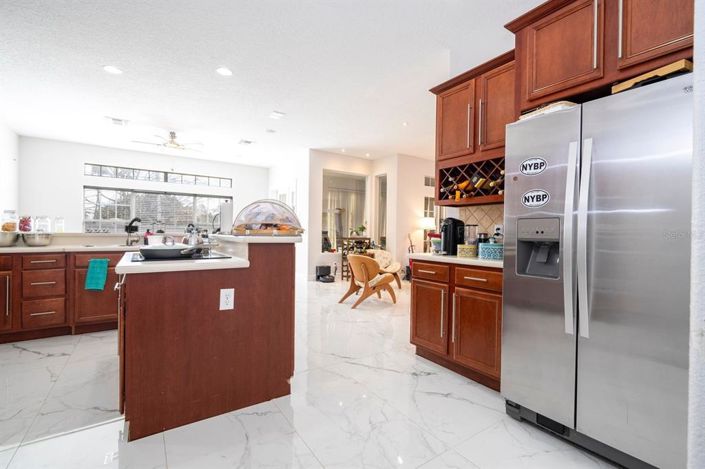 Image No.24-4 Bed House for sale