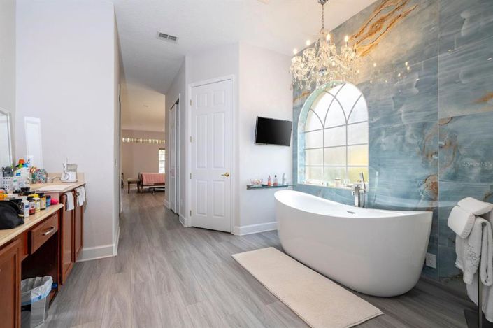 Image No.36-4 Bed House for sale