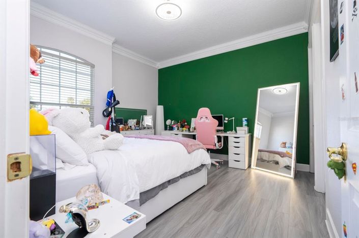 Image No.44-4 Bed House for sale