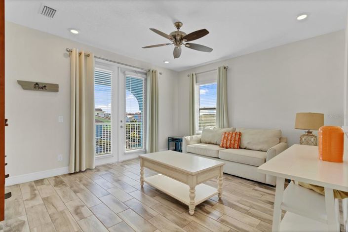 Image No.53-8 Bed House for sale