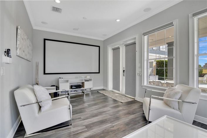 Image No.11-6 Bed House for sale