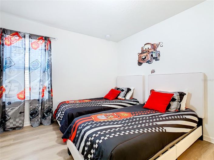 Image No.13-8 Bed House for sale