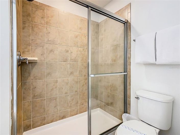 Image No.24-8 Bed House for sale