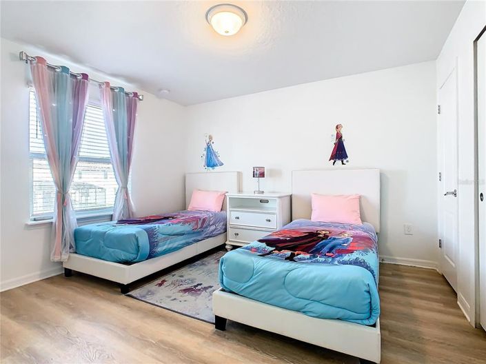 Image No.30-8 Bed House for sale