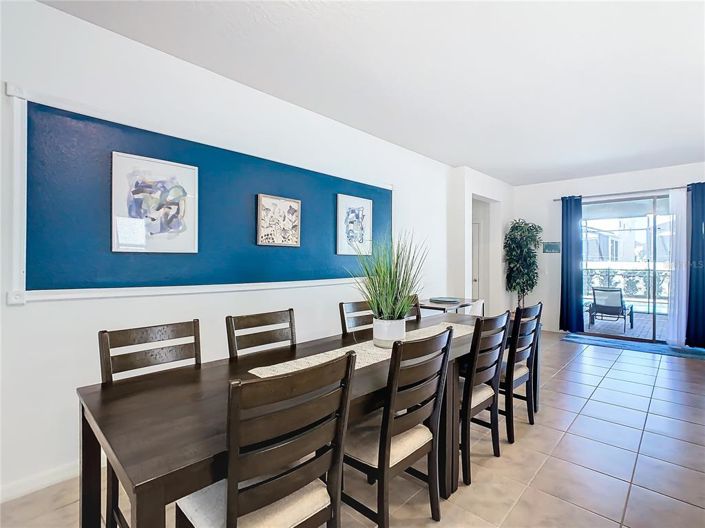 Image No.8-8 Bed House for sale