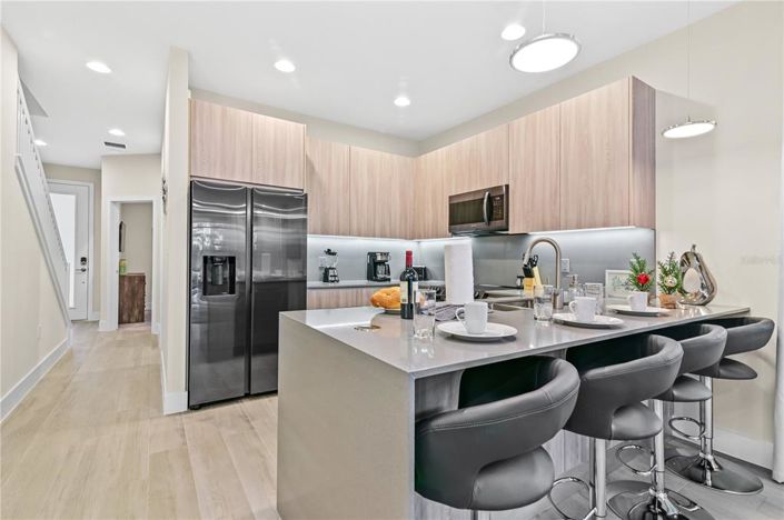 Image No.16-4 Bed Townhouse for sale