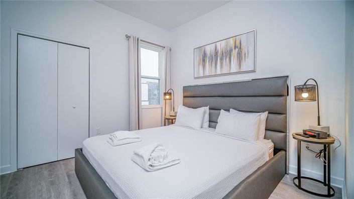 Image No.13-5 Bed Townhouse for sale