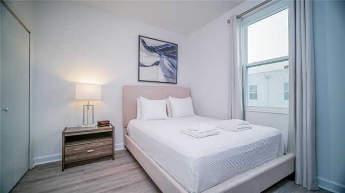 Image No.15-5 Bed Townhouse for sale