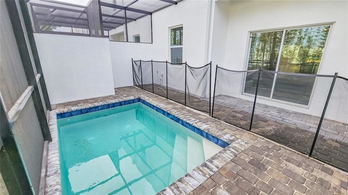 Image No.17-5 Bed Townhouse for sale