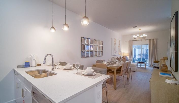 Image No.2-5 Bed Townhouse for sale