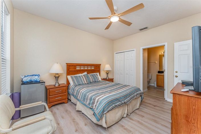 Image No.19-4 Bed Townhouse for sale