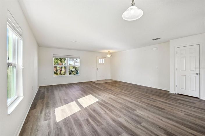 Image No.5-Maison de 4 chambres à vendre à Saint John