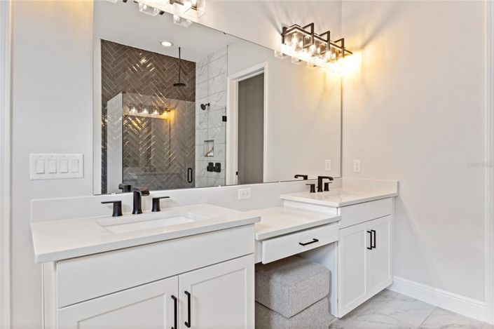 Image No.26-4 Bed House for sale