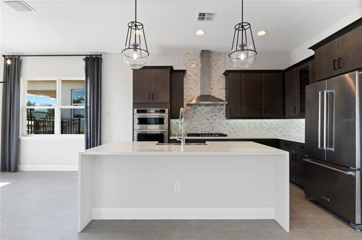 Image No.8-4 Bed House for sale