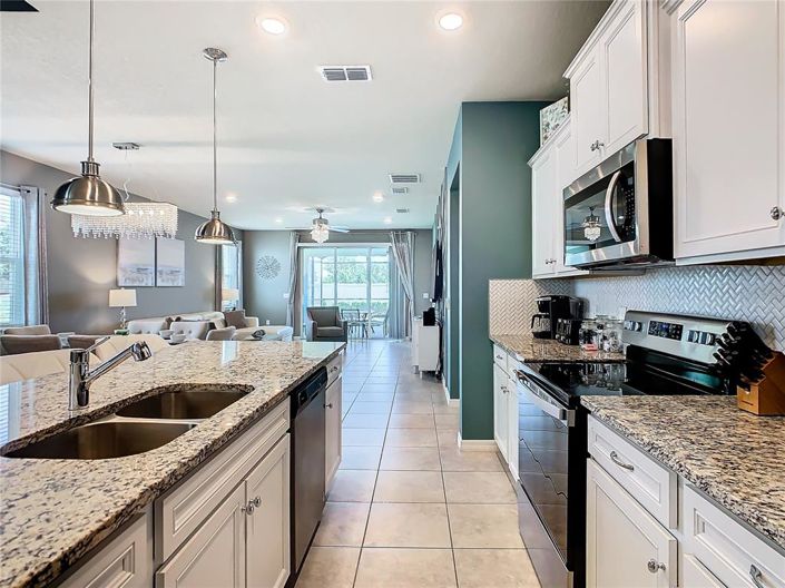 Image No.16-7 Bed Property for sale