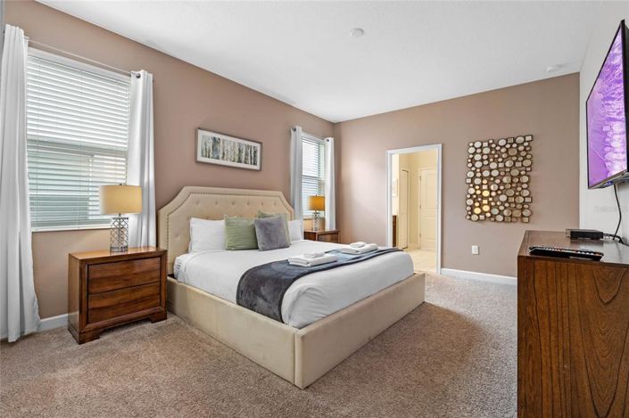 Image No.19-9 Bed Property for sale