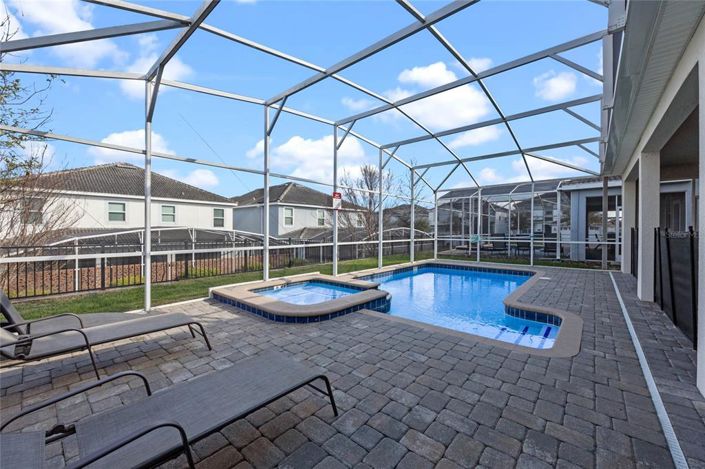 Image No.40-9 Bed Property for sale