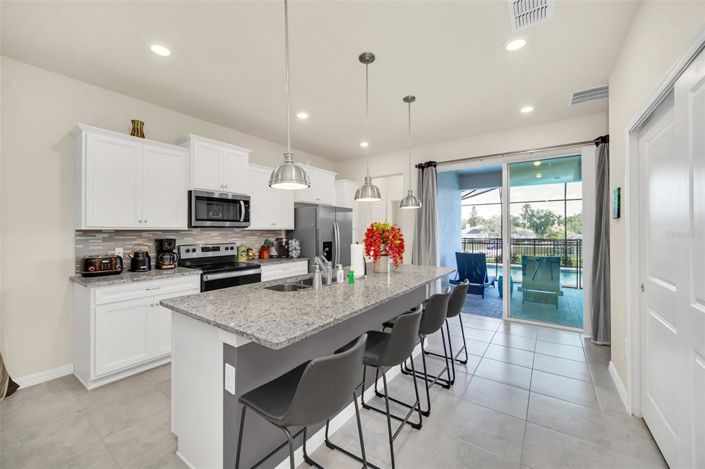 Image No.14-5 Bed Property for sale