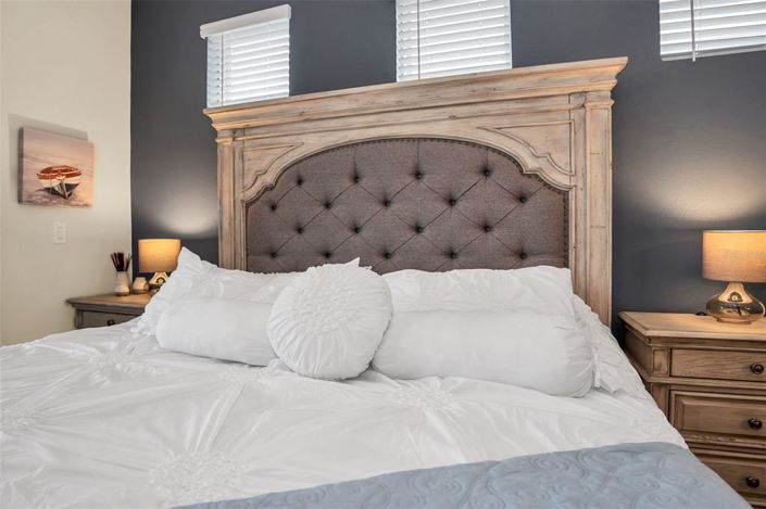 Image No.27-5 Bed Property for sale