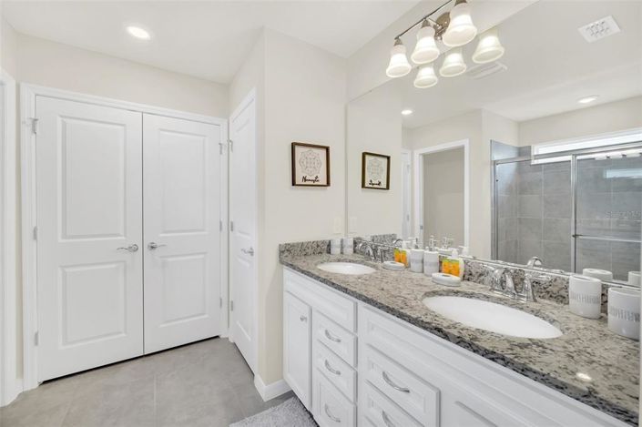 Image No.33-5 Bed Property for sale