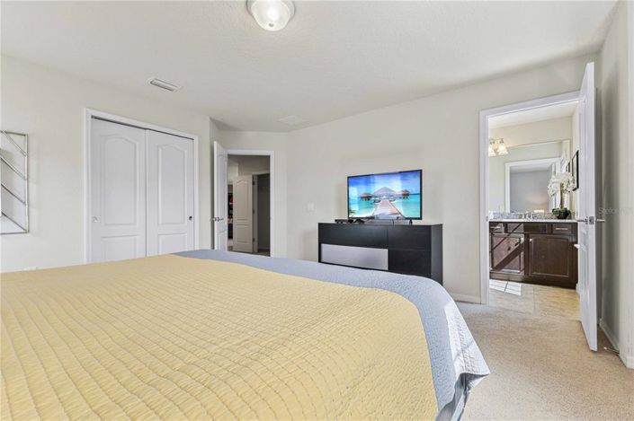 Image No.24-6 Bed House for sale