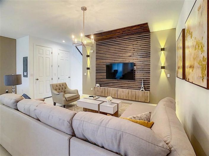 Image No.10-4 Bed Townhouse for sale