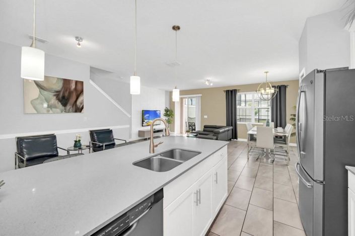 Image No.12-5 Bed Townhouse for sale