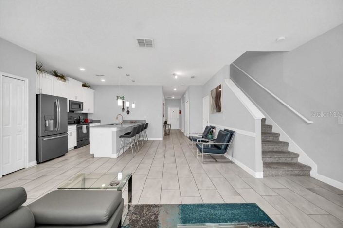 Image No.17-5 Bed Townhouse for sale