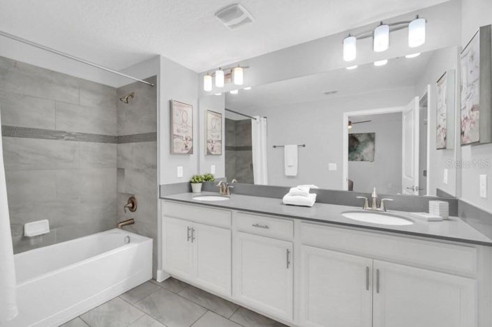 Image No.34-5 Bed Townhouse for sale